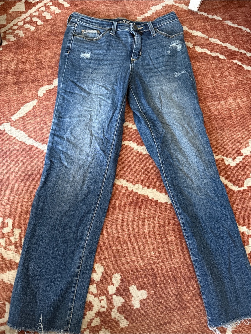 Universal Thread Dark Blue Straight-Leg Jeans with Light Distressing